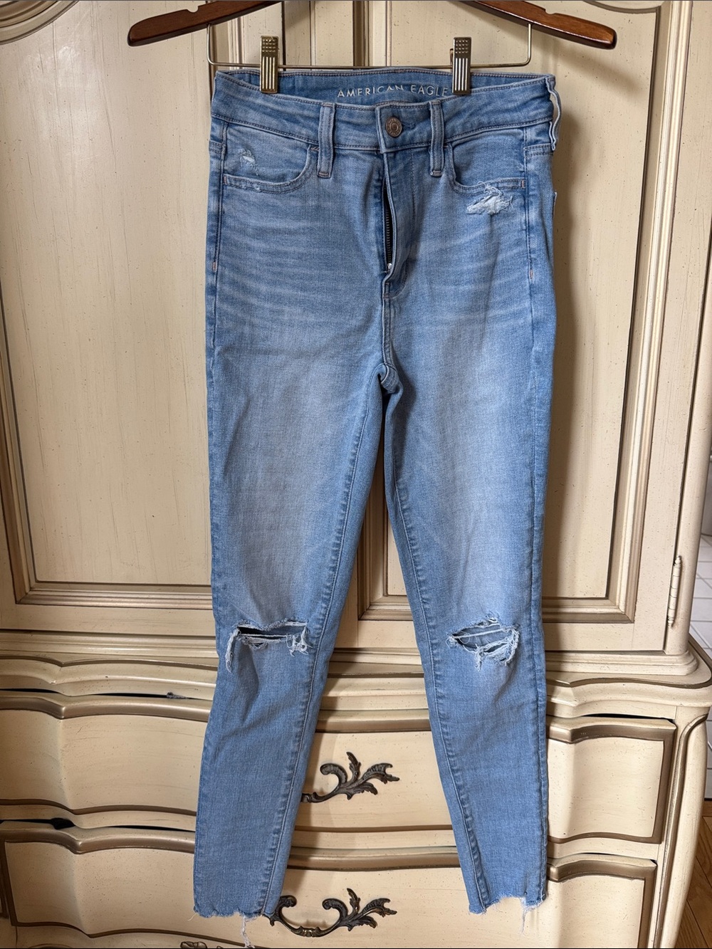 American Eagle Outfitters Light Wash Distressed Skinny Jeans